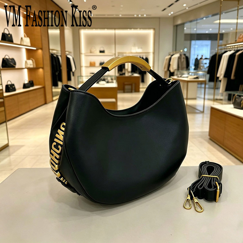 Women Bags Golden - Halbkreisförmige Damen-Handtasche mit goldenem Schriftzug, Kordelzug