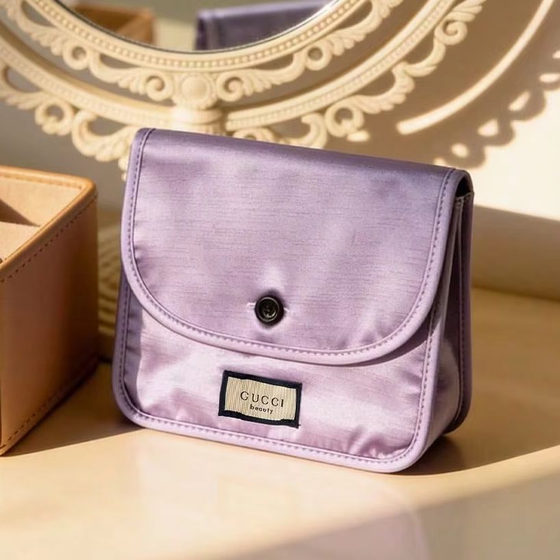 Gucci Satin-Aufbewahrungstasch – Women Bags Gucci Bewertung und Preis